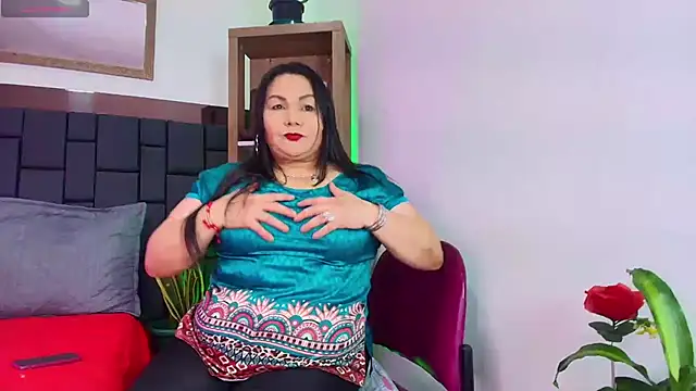 Snapshot of EllenaBoobs_ chatting on May 29, 7:56 pm EllenaBoobs online show from May 29, 7:56 pm