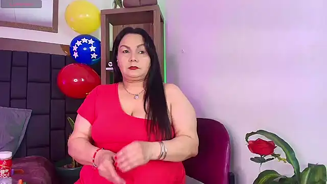 Snapshot of EllenaBoobs_ chatting on July 11, 3:53 am EllenaBoobs online show from July 11, 3:53 am