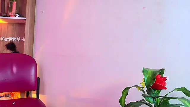 Snapshot of EllenaBoobs_ chatting on July 28, 3:21 pm EllenaBoobs online show from July 28, 3:21 pm