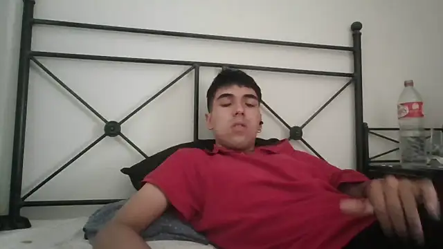 Snapshot of guarrillo21 chatting on October 13, 2:28 pm guarrillo21 online show from October 13, 2:28 pm