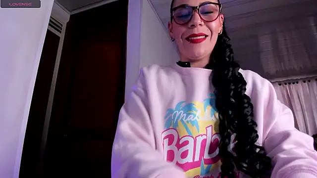 Snapshot of mia_velvet1 chatting on July 17, 6:35 pm mia velvet1 online show from July 17, 6:35 pm