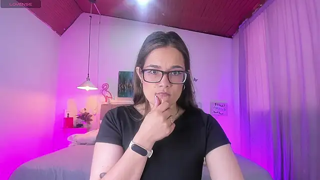 Rose Thompson1 online show from April 25, 1:25 pm