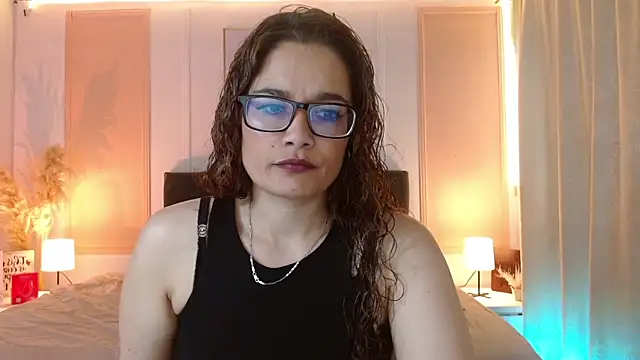 Rose Thompson1 online show from June 7, 1:37 pm