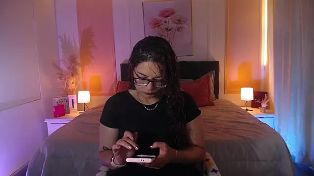 Rose Thompson1 online show from June 14, 1:35 pm