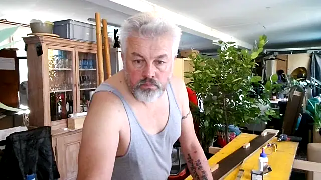 Berg Boy online show from October 31, 9:32 am