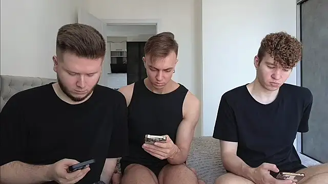 Snapshot of boys_sobolisha chatting on June 16, 8:39 am boys sobolisha online show from June 16, 8:39 am