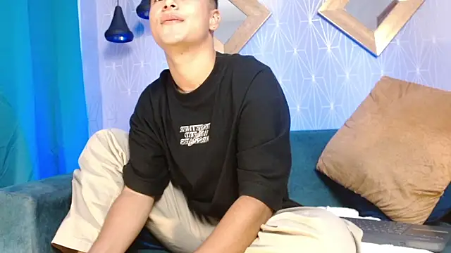 MathewAdams online show from March 18, 7:31 pm