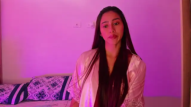 LeylaKhaeli online show from March 18, 9:43 pm