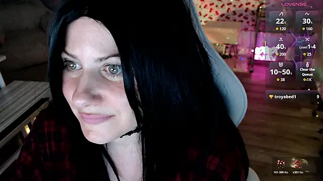 Snapshot of BellaStar84 chatting on June 2, 9:44 am BellaStar84 online show from June 2, 9:44 am