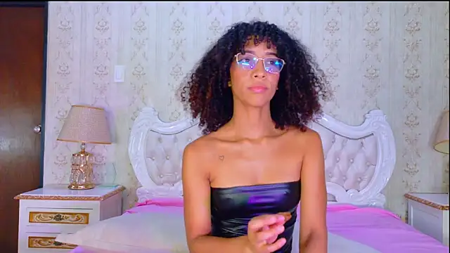 CamilaJohnston online show from June 26, 5:39 pm