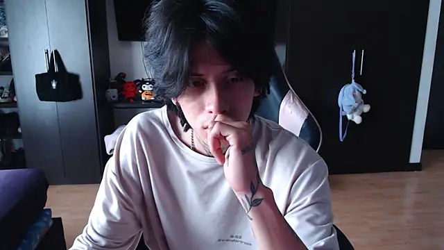 Snapshot of xIce_Boy chatting on December 16, 1:49 pm xIce Boy online show from December 16, 1:49 pm