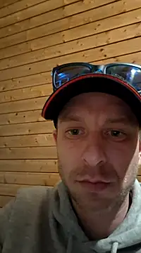 svenpfeifer online show from March 23, 12:15 am