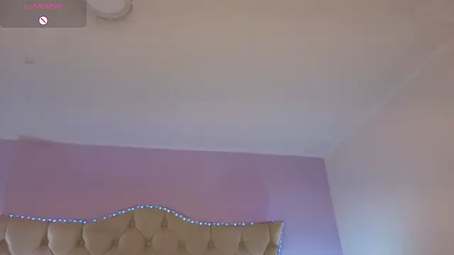 Snapshot of CarolineNasty chatting on November 6, 8:43 pm CarolineNasty online show from November 6, 8:43 pm