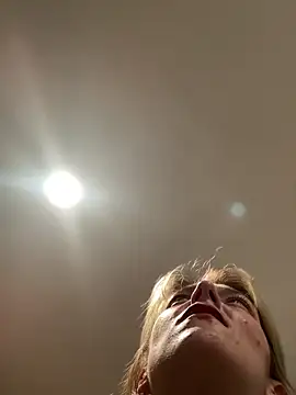 Snapshot of 2brokegirlz chatting on September 11, 10:15 am 2brokegirlz online show from September 11, 10:15 am