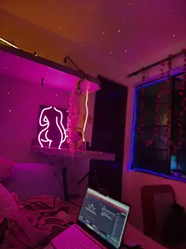 LoganPeny online show from December 3, 6:43 am