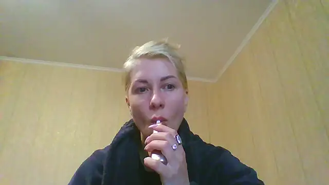 Snapshot of _Black-Panther_ chatting on June 13, 7:28 am Black-Panther online show from June 13, 7:28 am