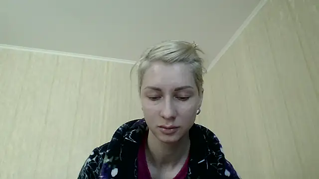 Snapshot of _Black-Panther_ chatting on June 19, 8:18 am Black-Panther online show from June 19, 8:18 am