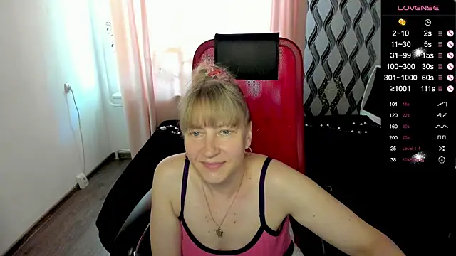 Snapshot of ganet469 chatting on July 1, 10:28 am ganet469 online show from July 1, 10:28 am