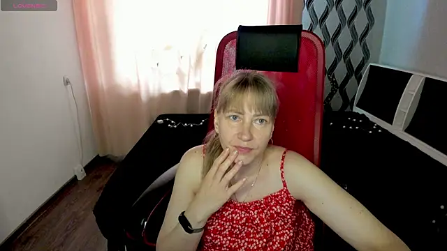 Snapshot of ganet469 chatting on July 4, 8:20 am ganet469 online show from July 4, 8:20 am