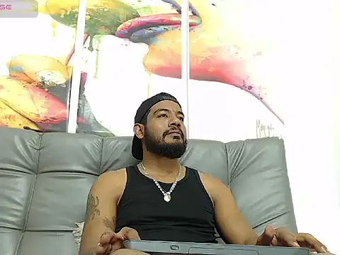 BladeFoxxx1 online show from November 5, 1:27 am