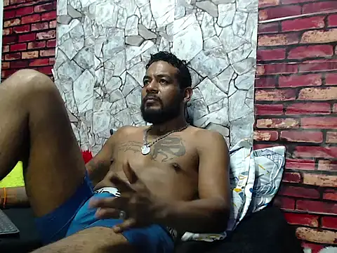 BladeFoxxx1 online show from July 29, 4:10 am