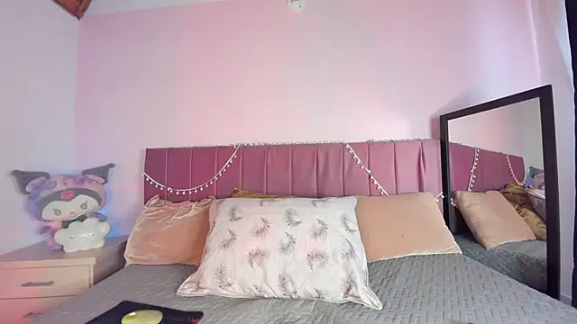 kitty-kryss online show from November 5, 12:49 pm