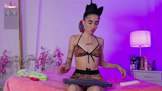 alana 111 online show from December 20, 3:02 am