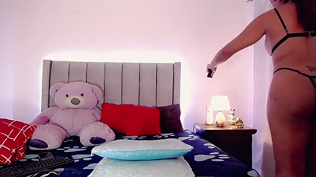 taniababy online show from September 25, 12:31 pm