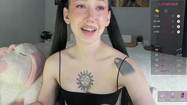 Snapshot of Say_luna chatting on March 22, 11:31 pm Say luna online show from March 22, 11:31 pm