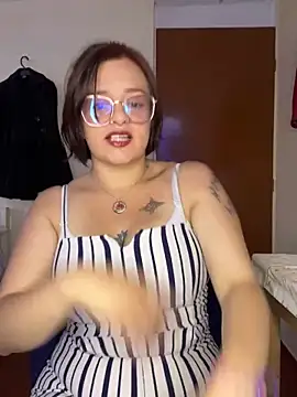 Snapshot of Mistress_Niky_ chatting on May 10, 5:51 pm Mistress Niky online show from May 10, 5:51 pm