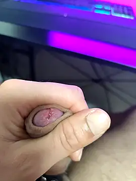 Snapshot of Yoloyo93 chatting on March 5, 10:55 am Yoloyo93 online show from March 5, 10:55 am