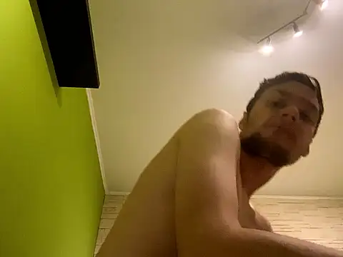 Snapshot of YoungTopGuy chatting on December 5, 5:16 am YoungTopGuy online show from December 5, 5:16 am