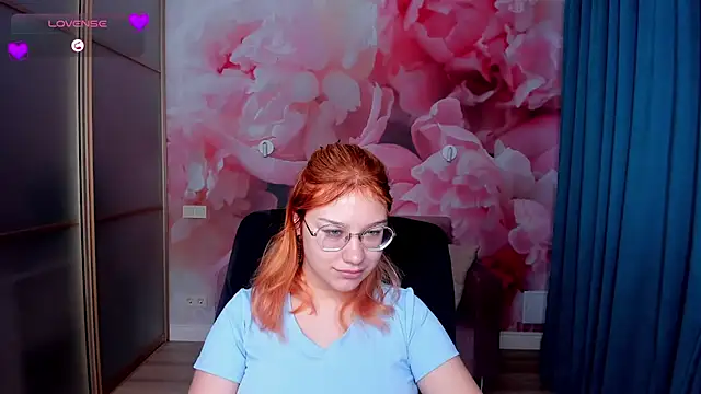 AngelinaLow online show from November 28, 12:30 pm