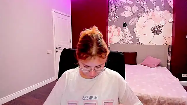 AngelinaLow online show from February 23, 12:35 pm