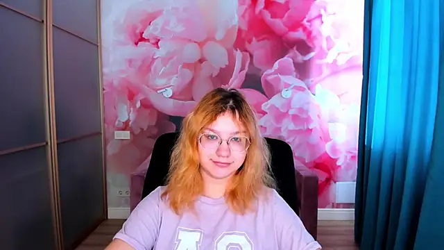 AngelinaLow online show from March 8, 6:28 am