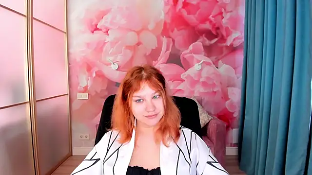AngelinaLow online show from March 29, 5:40 am