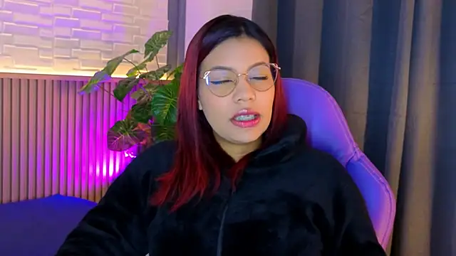 TiffanyWalk online show from November 12, 10:48 am