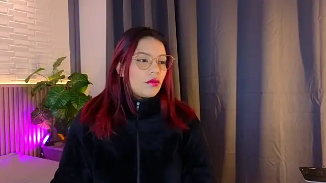 TiffanyWalk online show from November 28, 10:51 am