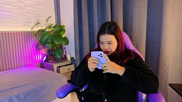 TiffanyWalk online show from November 29, 10:51 am