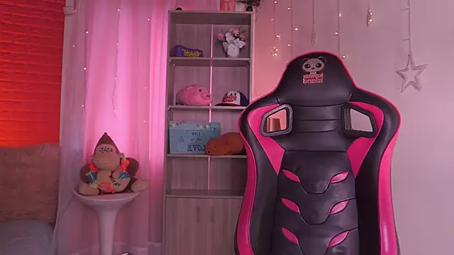 Madison Mayer online show from October 3, 1:08 pm