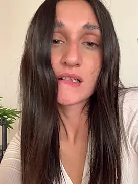 luci brecman online show from July 14, 8:03 pm