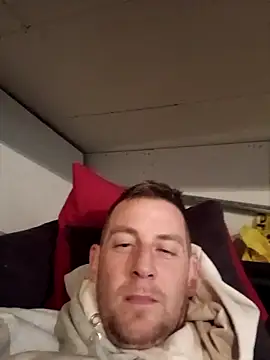 Snapshot of dav74girls chatting on March 28, 10:31 pm dav74girls online show from March 28, 10:31 pm