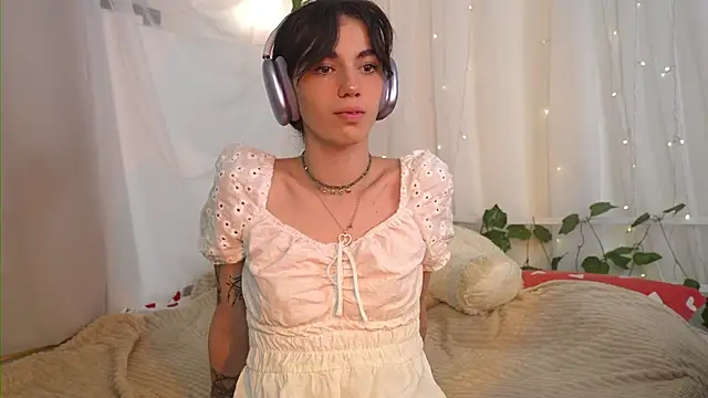 mystica  online show from October 13, 8:03 am