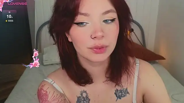 Snapshot of Forget__Me__Nots chatting on November 16, 11:54 pm Forget Me Nots online show from November 16, 11:54 pm