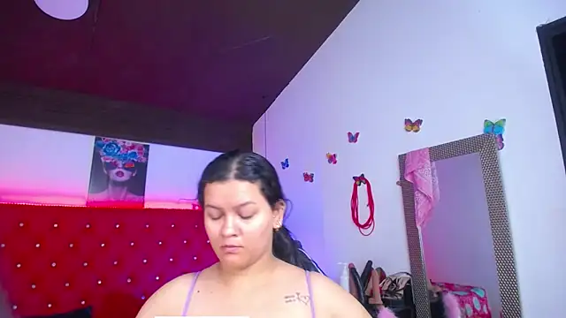 Snapshot of kriss_sweetboobs10 chatting on November 26, 12:06 pm kriss sweetboobs10 online show from November 26, 12:06 pm