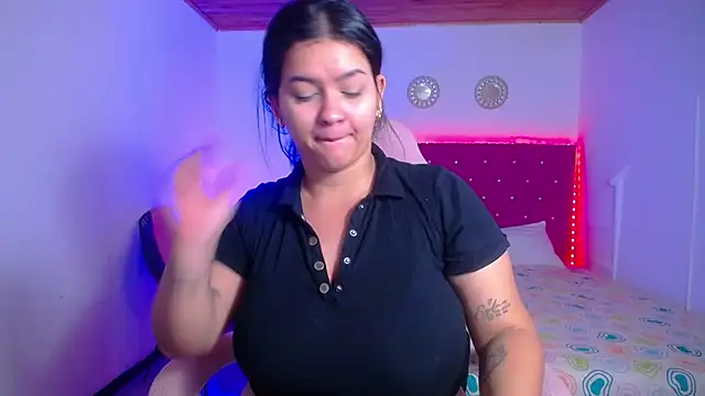 Snapshot of kriss_sweetboobs10 chatting on December 16, 12:10 pm kriss sweetboobs10 online show from December 16, 12:10 pm