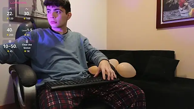 lukeboyce33 online show from February 8, 1:42 am