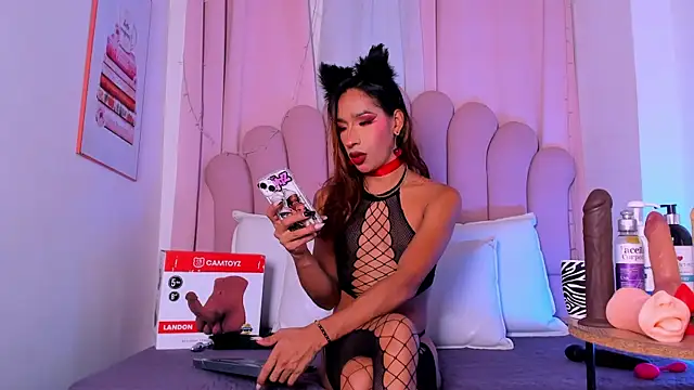 Snapshot of NicoleMadrird chatting on May 7, 12:10 pm NicoleMadrird online show from May 7, 12:10 pm