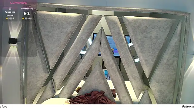 Alice 26  online show from November 18, 2:43 pm