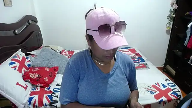 Tu-Reina online show from October 26, 6:58 pm